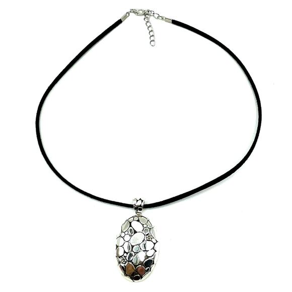 Silver Tone Textured Flower Pebble Oval Pendant Necklace Black Suede Cord 18" - Picture 3 of 8